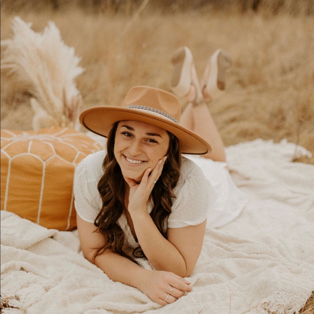 Meet Your Posher, Emily!